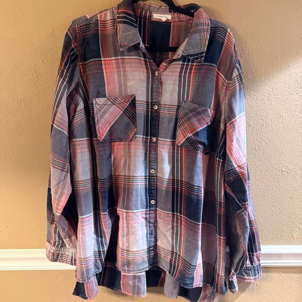 Maurices Women's plaid button up shirt, Size 3X